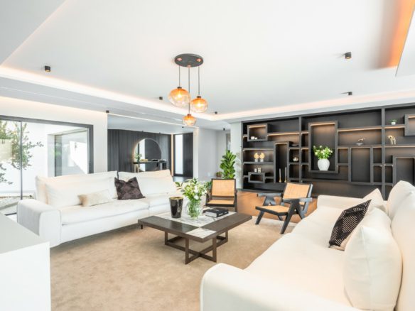 Nueva Andalucia – Modern Villa  -Turnkey Ready