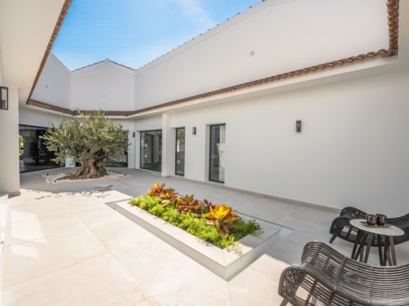 Nueva Andalucia – Modern Villa  -Turnkey Ready