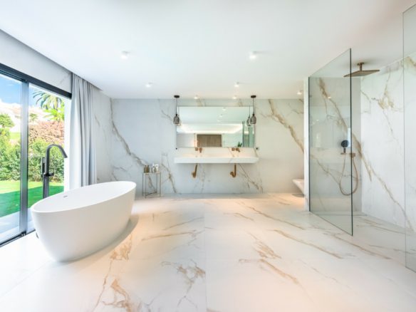 Nueva Andalucia – Modern Villa  -Turnkey Ready