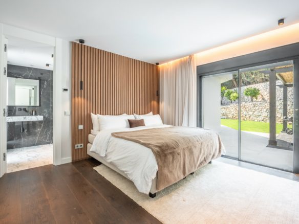 Nueva Andalucia – Modern Villa  -Turnkey Ready