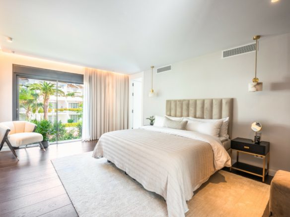 Nueva Andalucia – Modern Villa  -Turnkey Ready