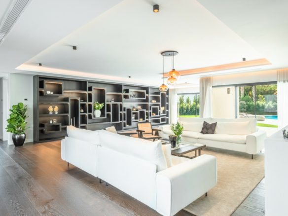 Nueva Andalucia – Modern Villa  -Turnkey Ready