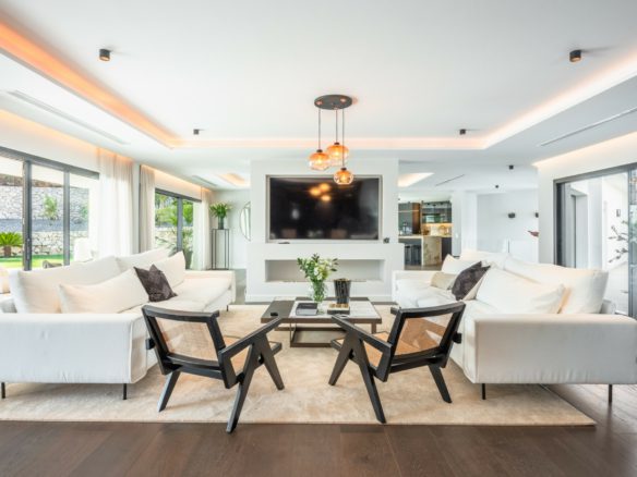 Nueva Andalucia – Modern Villa  -Turnkey Ready