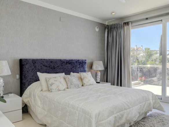 Reserved – Nueva Andalucia – Modern Luxury villa for Sale & Rent