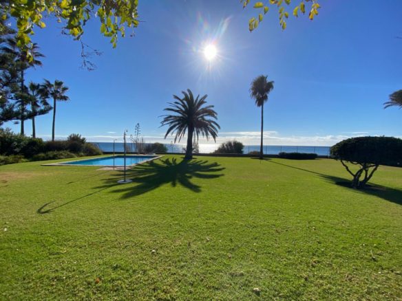 New Golden Mile – Beachfront Villa for sale