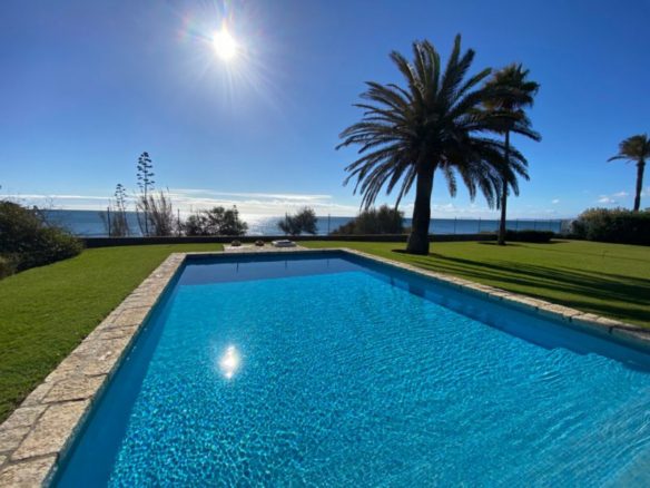 New Golden Mile – Beachfront Villa for sale