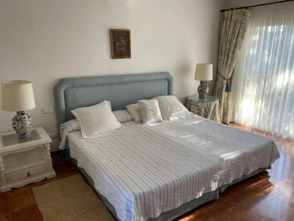 New Golden Mile – Beachfront Villa for sale