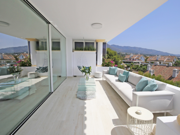 Golden Mile – Monte Paraiso Duplex Penthouse – Sea Views -Gated
