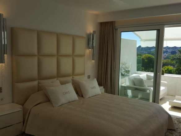 Nueva Andalucia – Penthouse – Gated – 4bed