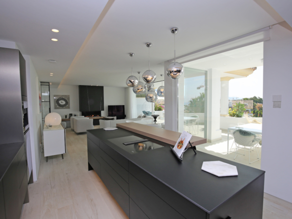 Golden Mile – Monte Paraiso Duplex Penthouse – Sea Views -Gated