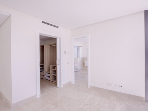 Benahavis – Modern villa – Gated Golf Community