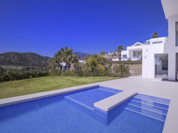 Benahavis – Modern villa – Gated Golf Community