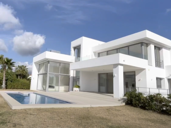 Benahavis – New Modern Villa – Gated