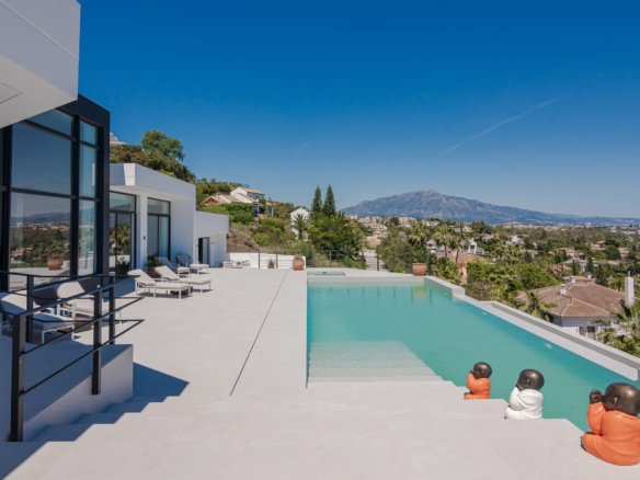 🇪🇸 FOR SALE: The Coolest New Ultra-Modern Luxury Dream Villa in Benahavis | Costa del Sol 🌴 25m Infinity Pool + Panoramic Sea Views | 10-15 Minutes from Puerto Banús