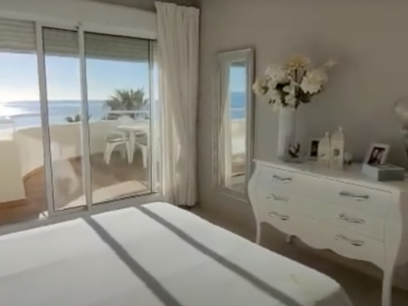 Estepona – Beachfront Triplex Penthouse – Seaviews