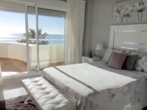 Estepona – Beachfront Triplex Penthouse – Seaviews