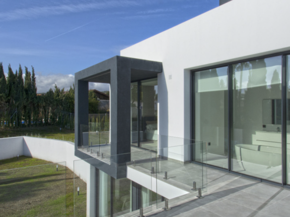 Estepona – New Modern villa – Panoramic Views Sea & Golf