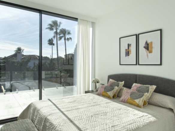 Estepona – New Modern villa – Panoramic Views Sea & Golf