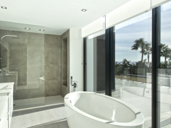 Estepona – New Modern villa – Panoramic Views Sea & Golf