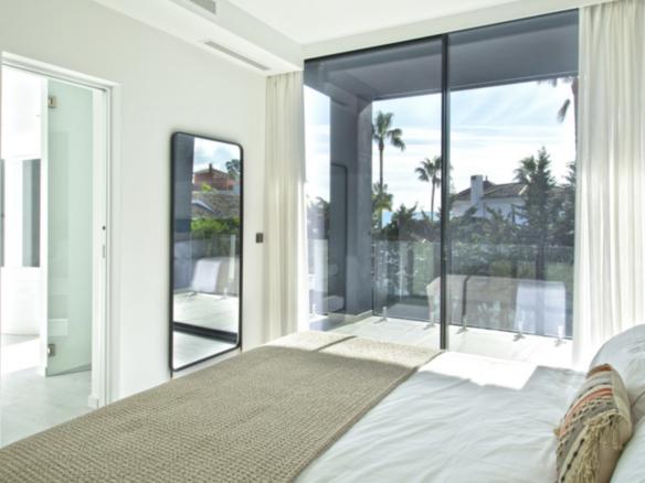 Estepona – New Modern villa – Panoramic Views Sea & Golf