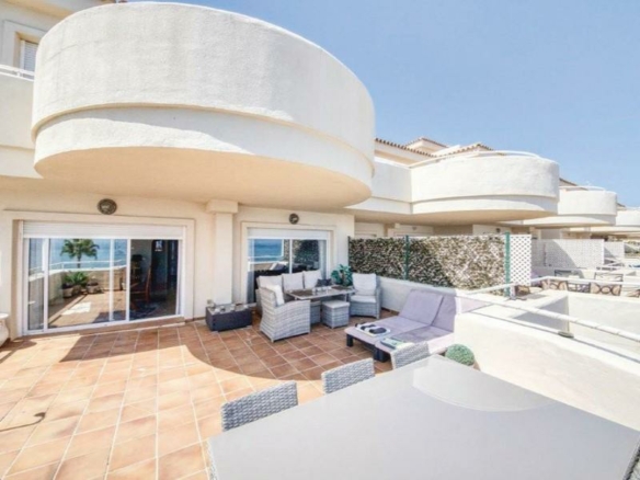 Estepona – Beachfront Triplex Penthouse – Seaviews