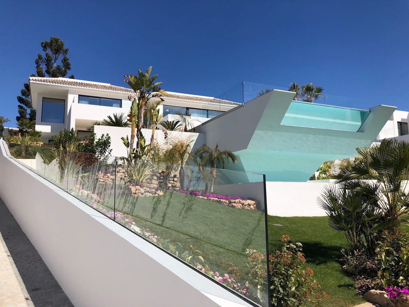SOLD   – Nueva Andalucia – Modern 6B villa – Panoramic views 🌟