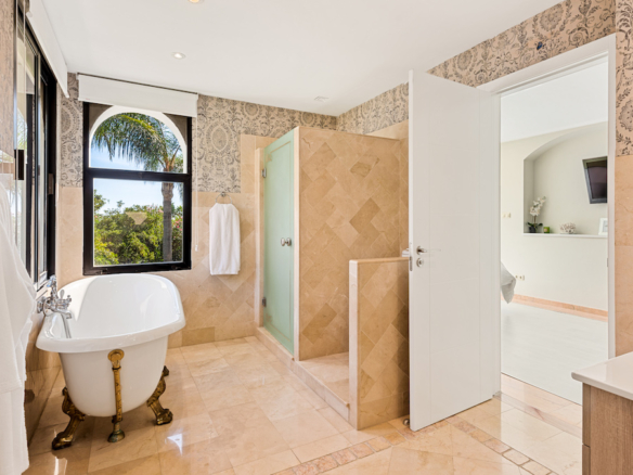 Marbella East – Beachfront Mansion -Holiday Rental (12 Guests) > 10k pr/day