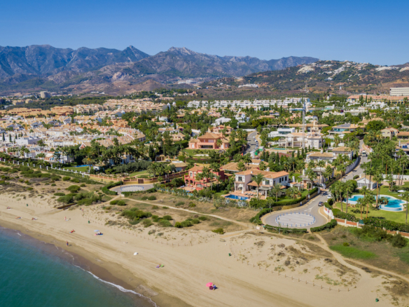 Marbella East – Beachfront Mansion -Holiday Rental (12 Guests) > 10k pr/day