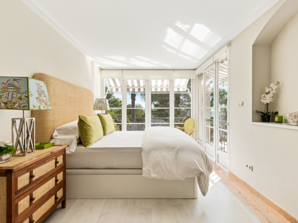 Marbella East – Beachfront Mansion -Holiday Rental (12 Guests) > 10k pr/day