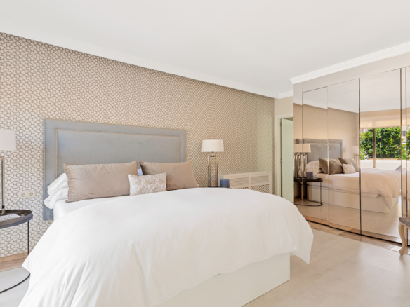 Marbella East – Beachfront Mansion -Holiday Rental (12 Guests) > 10k pr/day