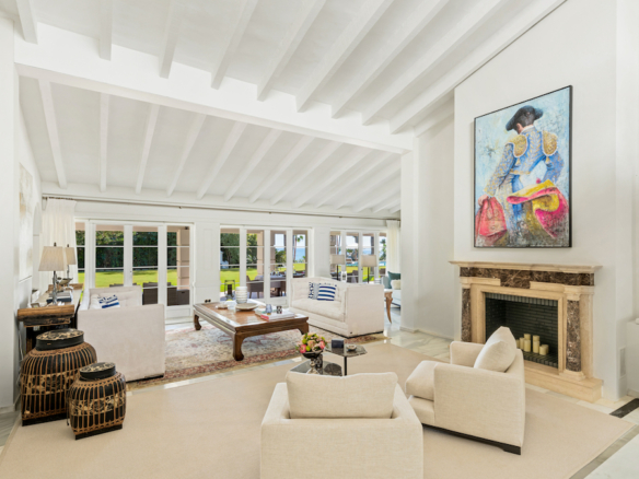 Marbella East – Beachfront Mansion -Holiday Rental (12 Guests) > 10k pr/day