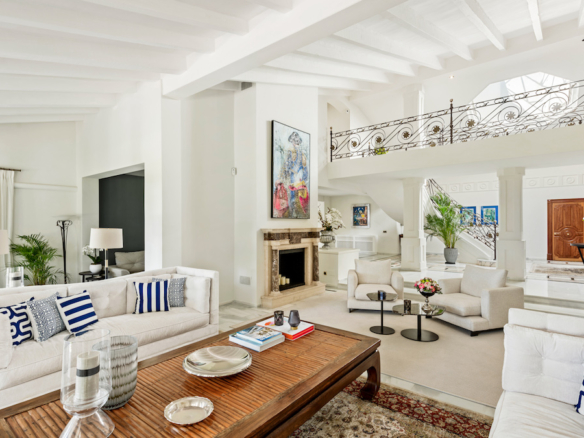 Marbella East – Beachfront Mansion -Holiday Rental (12 Guests) > 10k pr/day
