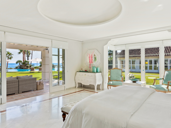 Marbella East – Beachfront Mansion -Holiday Rental (12 Guests) > 10k pr/day