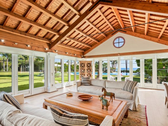 Marbella East – Beachfront Mansion -Holiday Rental (12 Guests) > 10k pr/day