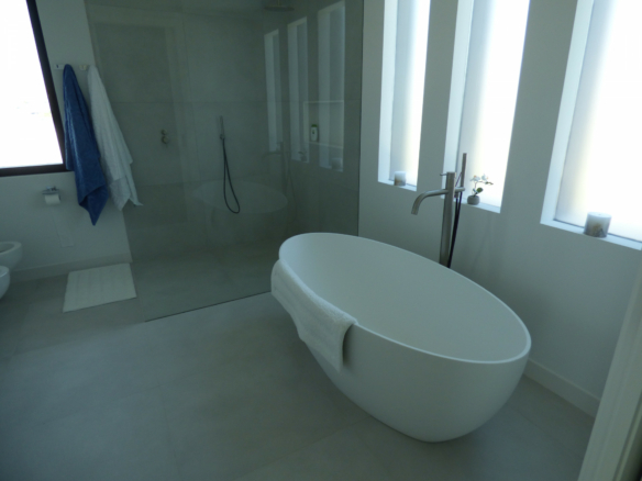 Benahavis – Hilltop Modern villa – Gated – Rent