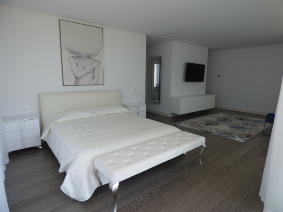 Benahavis – Hilltop Modern villa – Gated – Rent