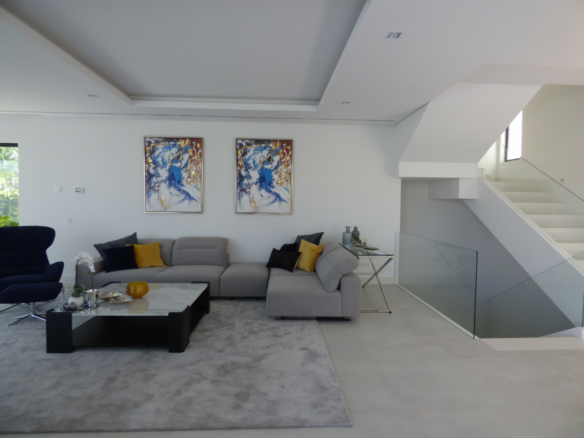 Benahavis – Hilltop Modern villa – Gated – Rent