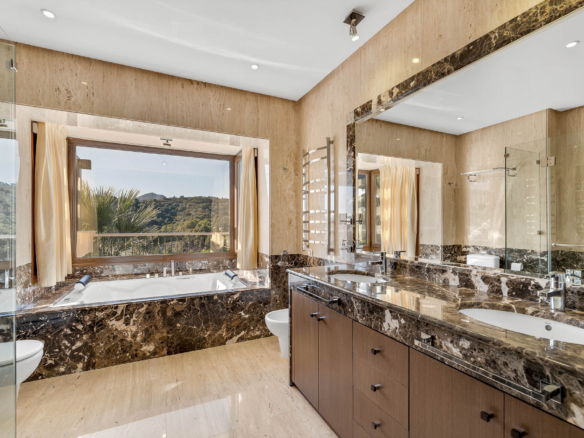 Benahavis – Luxury villa 1st Line golf – Amazing Views