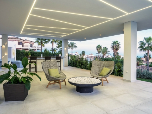 Benahavis – Modern Hilltop villa – Gated – Sea Views