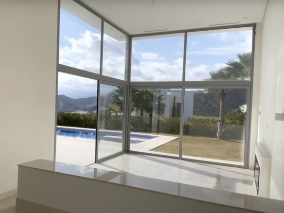 Benahavis – New Modern Villa – Gated