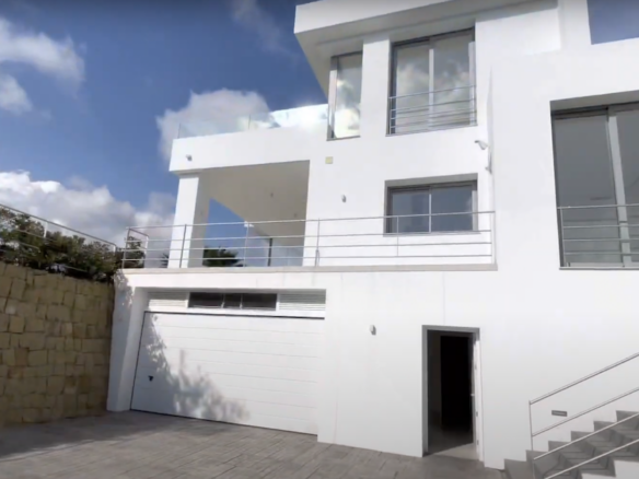 Benahavis – New Modern Villa – Gated
