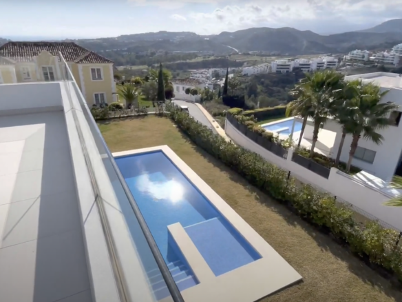 Benahavis – New Modern Villa – Gated