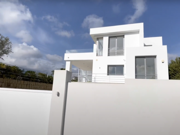 Benahavis – New Modern Villa – Gated