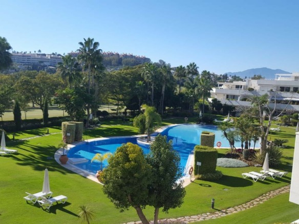 Nueva Andalucia – Penthouse – Gated – 4bed