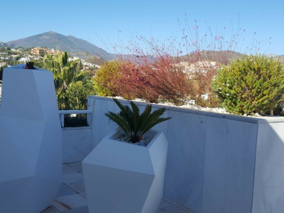 Nueva Andalucia – Penthouse – Gated – 4bed