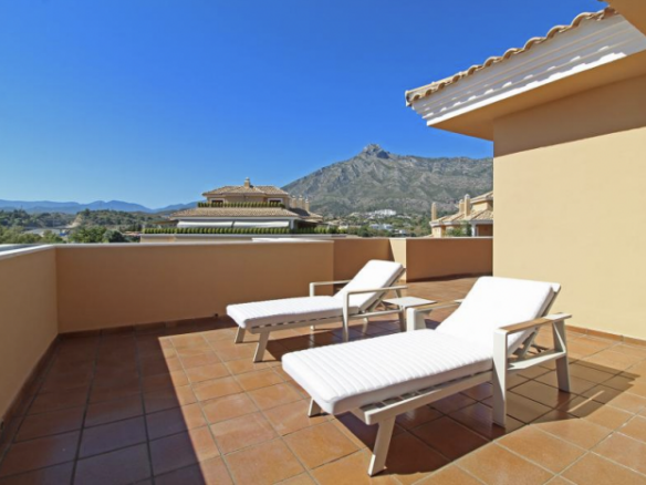 Golden Mile – 4B Duplex Penthouse -South west Facing