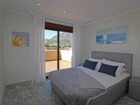 Golden Mile – 4B Duplex Penthouse -South west Facing