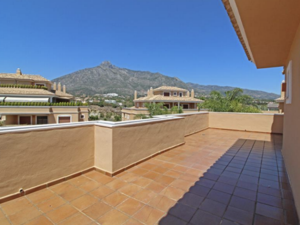 Golden Mile – 4B Duplex Penthouse -South west Facing