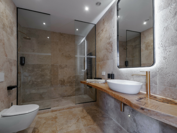 Golden Mile – New Hotel – For Rent – 25 bedrooms