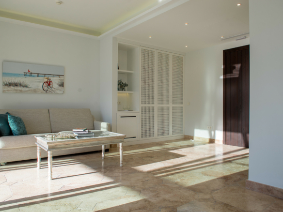 Golden Mile – New Hotel – For Rent – 25 bedrooms